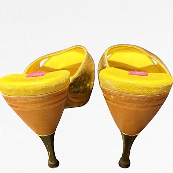 Betsey Johnson Polly Gold Glitter Mules Yellow size 8 - Picture 8 of 13